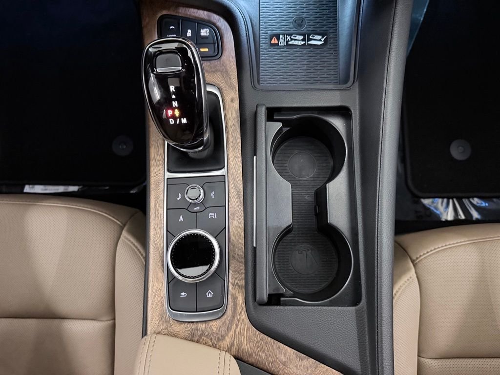 Used 2025 White Cadillac Premium Luxury image 35