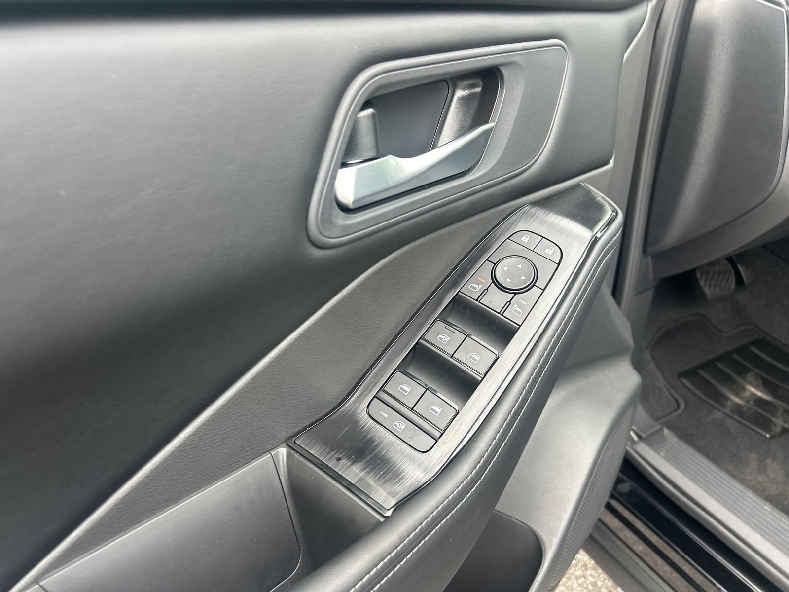 New 2026 Nissan Rogue SV 4D Sport Utility