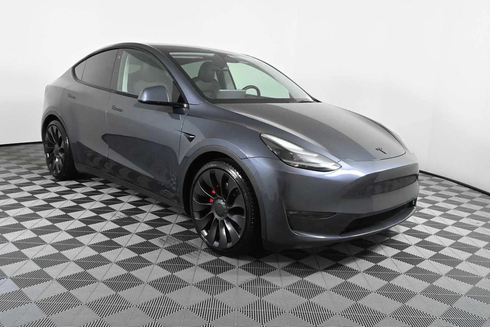 Used 2022  Tesla Performance image 1