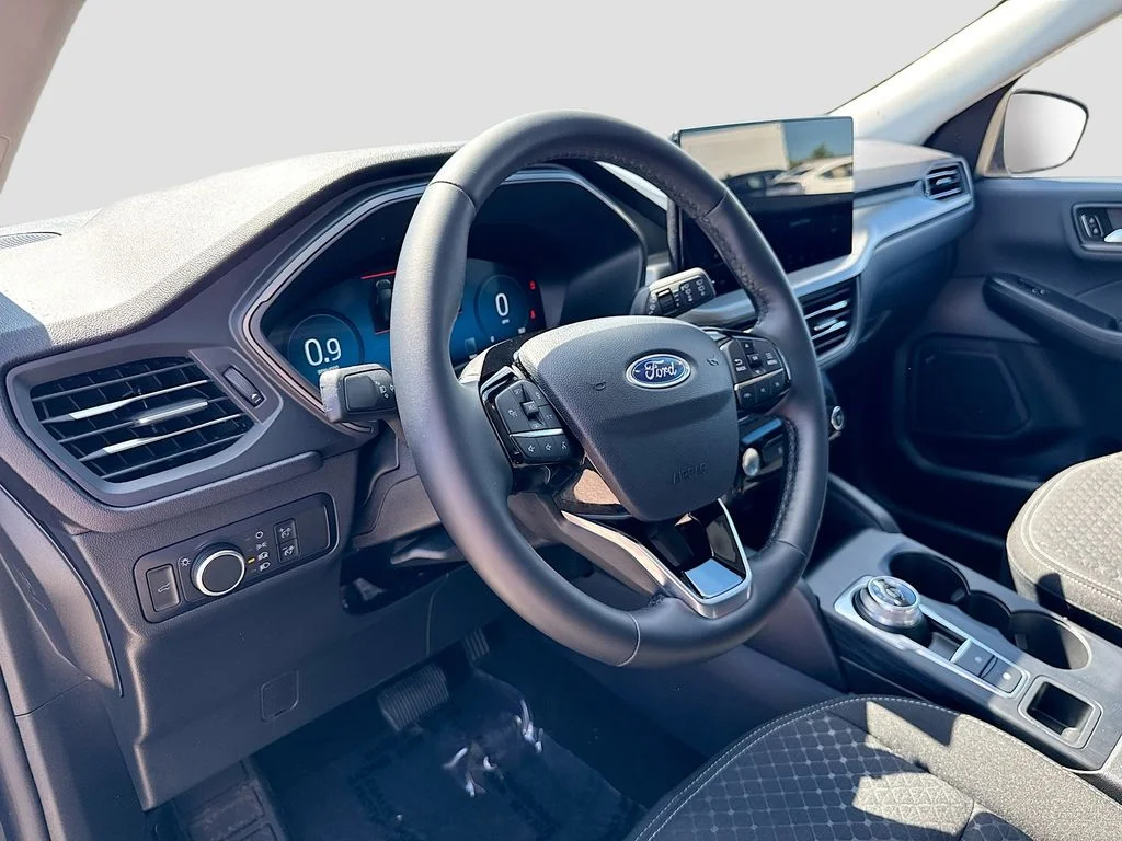 Used 2025 Black Metallic Ford Active image 9