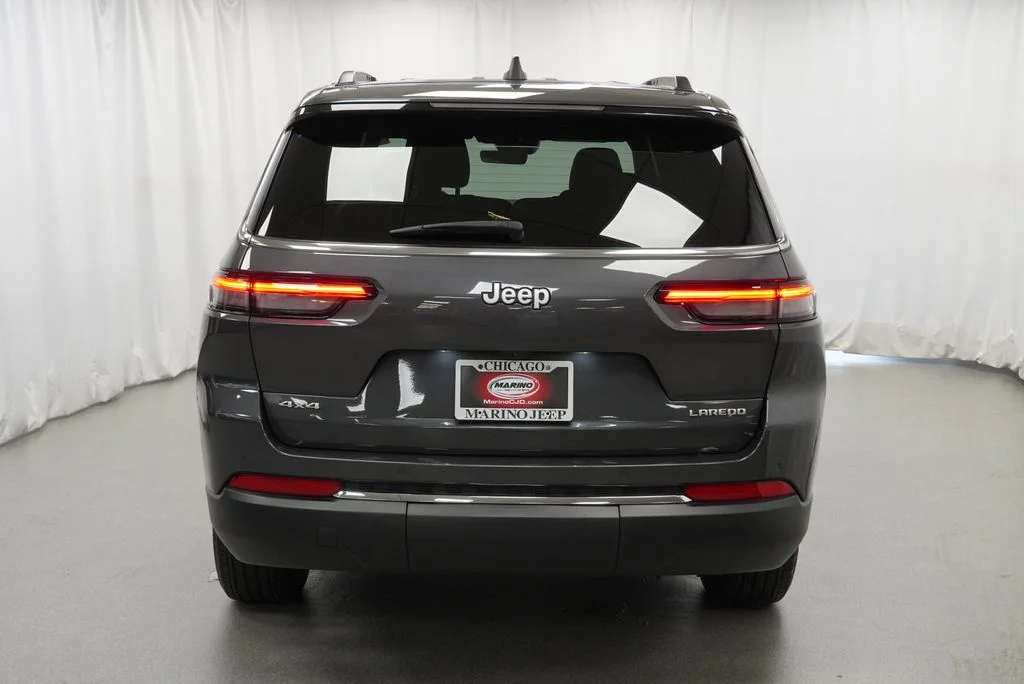 Used 2025 Gray Jeep Laredo image 21