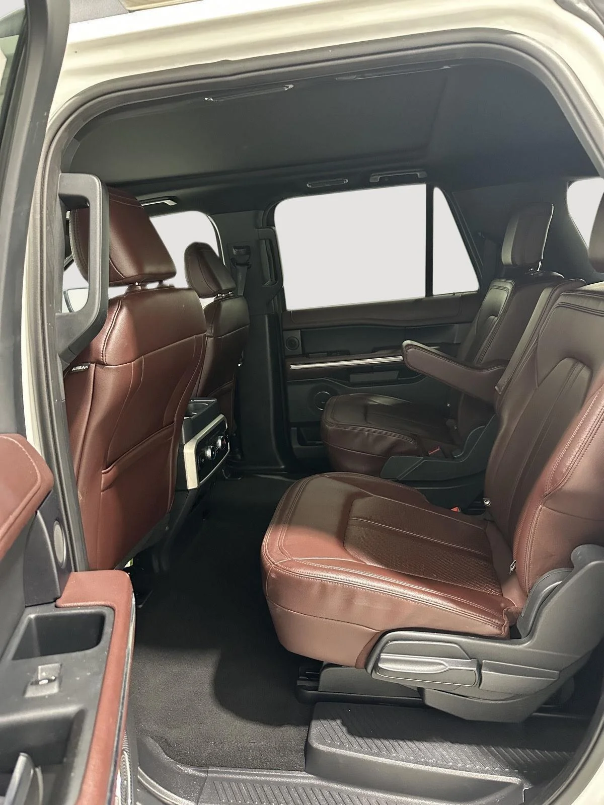 Used 2024 Oxford White Ford Limited image 22