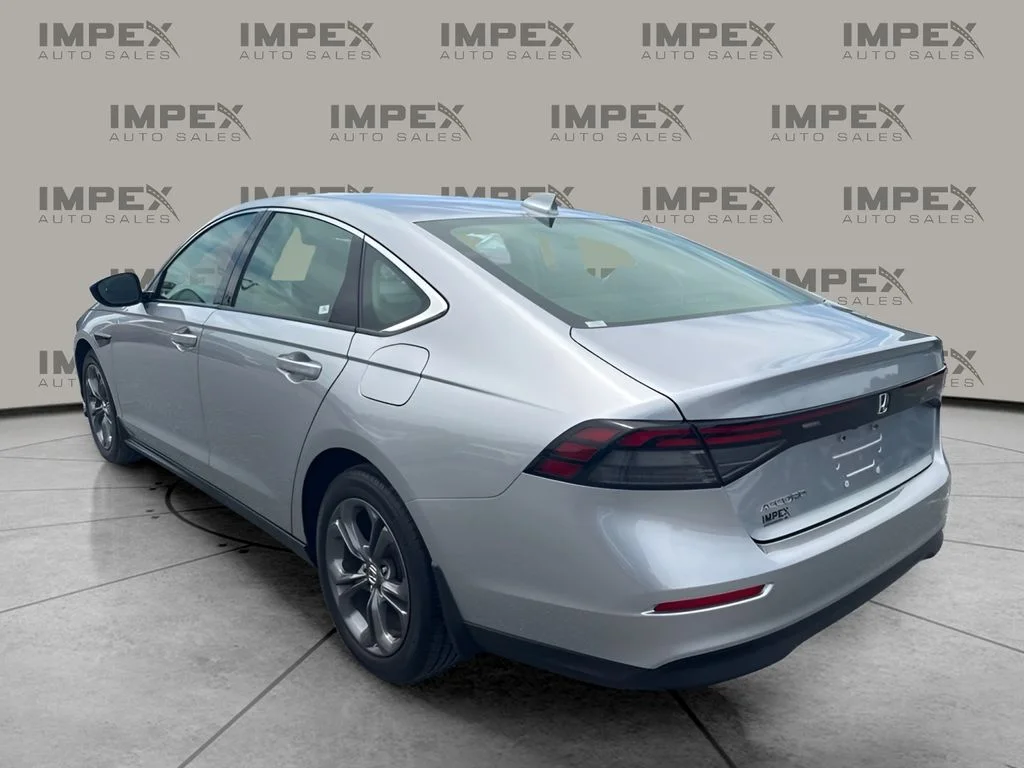 Used 2023 Silver Honda EX image 2
