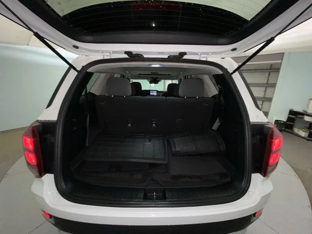 Used 2022 White Hyundai SEL image 24