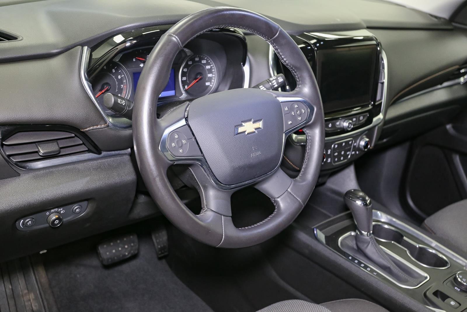 Used 2020 Graphite Metallic Chevrolet LT Cloth image 25