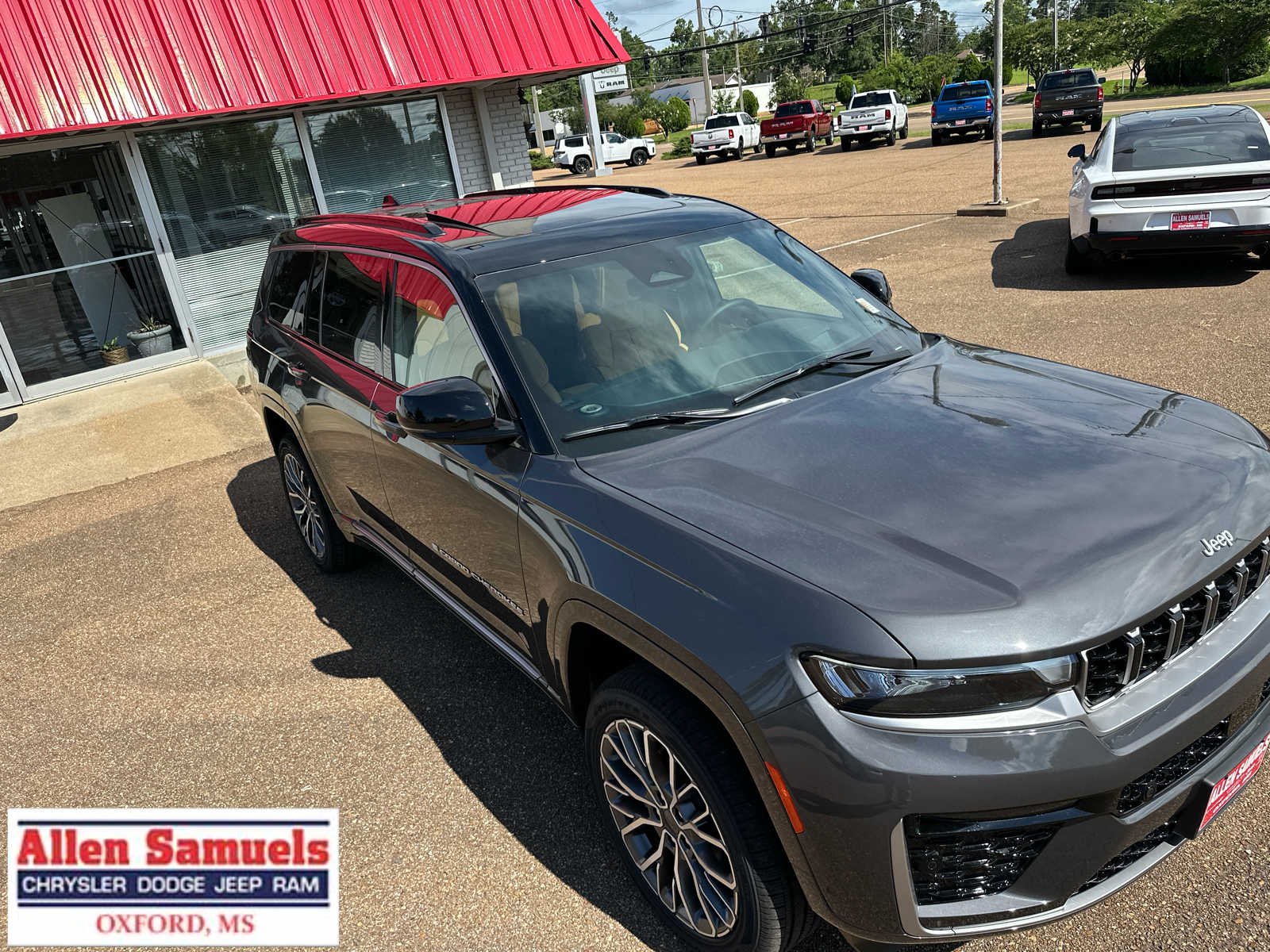 New 2026 Baltic Gray Metallic Clear-Coat Exterior Paint Jeep Summit image 3