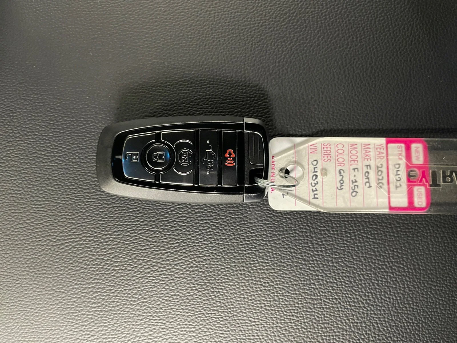 New 2026 CARBONIZED GREY METALLIC Ford XLT image 25