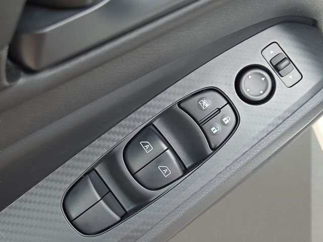 New 2026 White Nissan 2.5 SV image 9