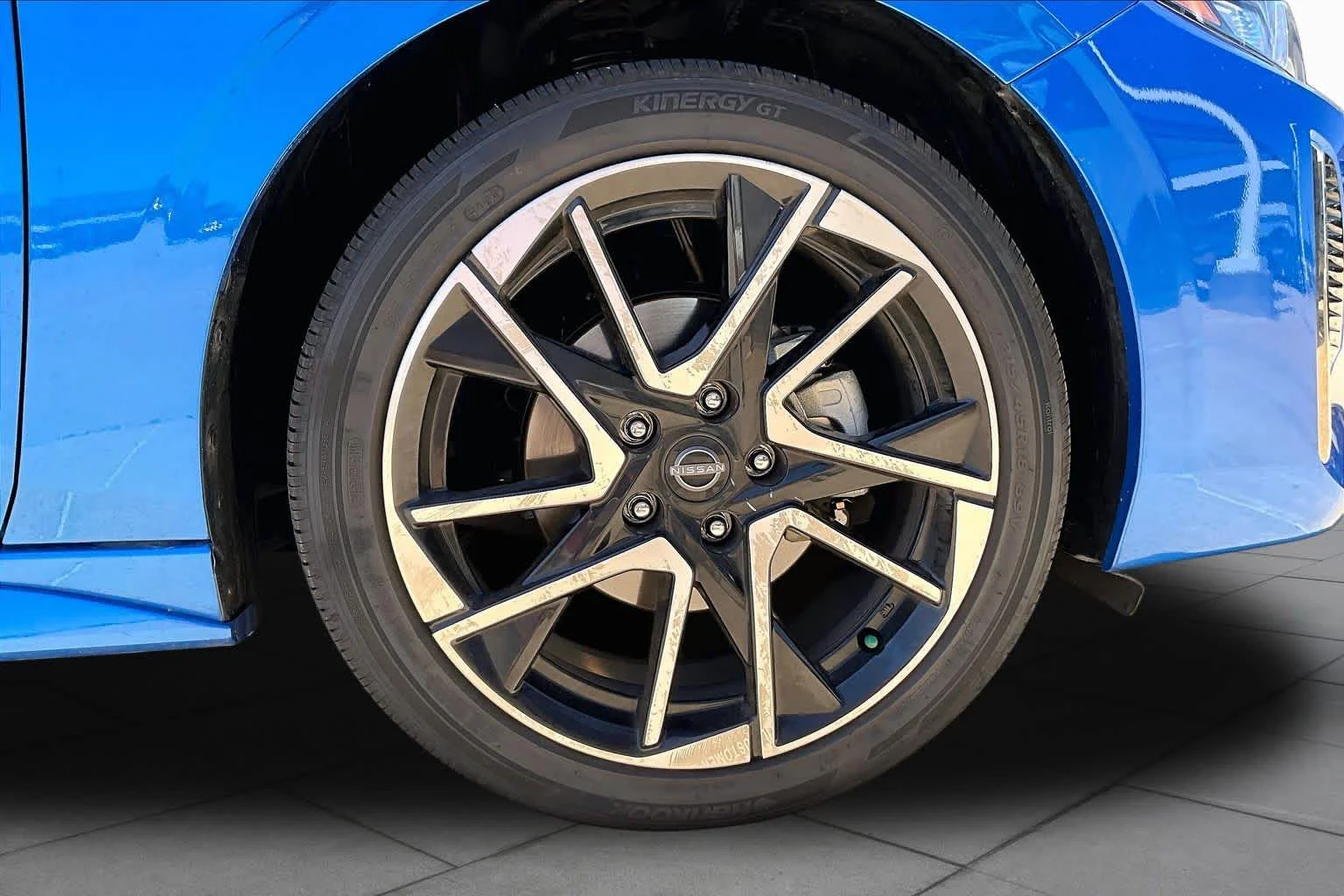 Used 2025 Electric Blue Metallic Nissan SR image 11