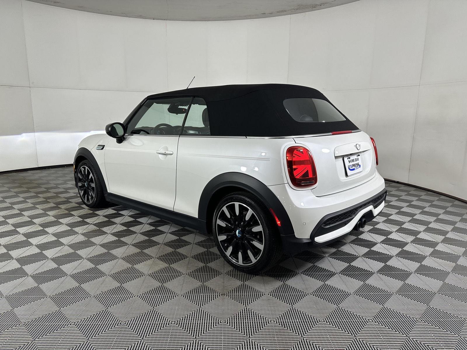 Used 2024 Nanuq White Metallic MINI Cooper S image 7