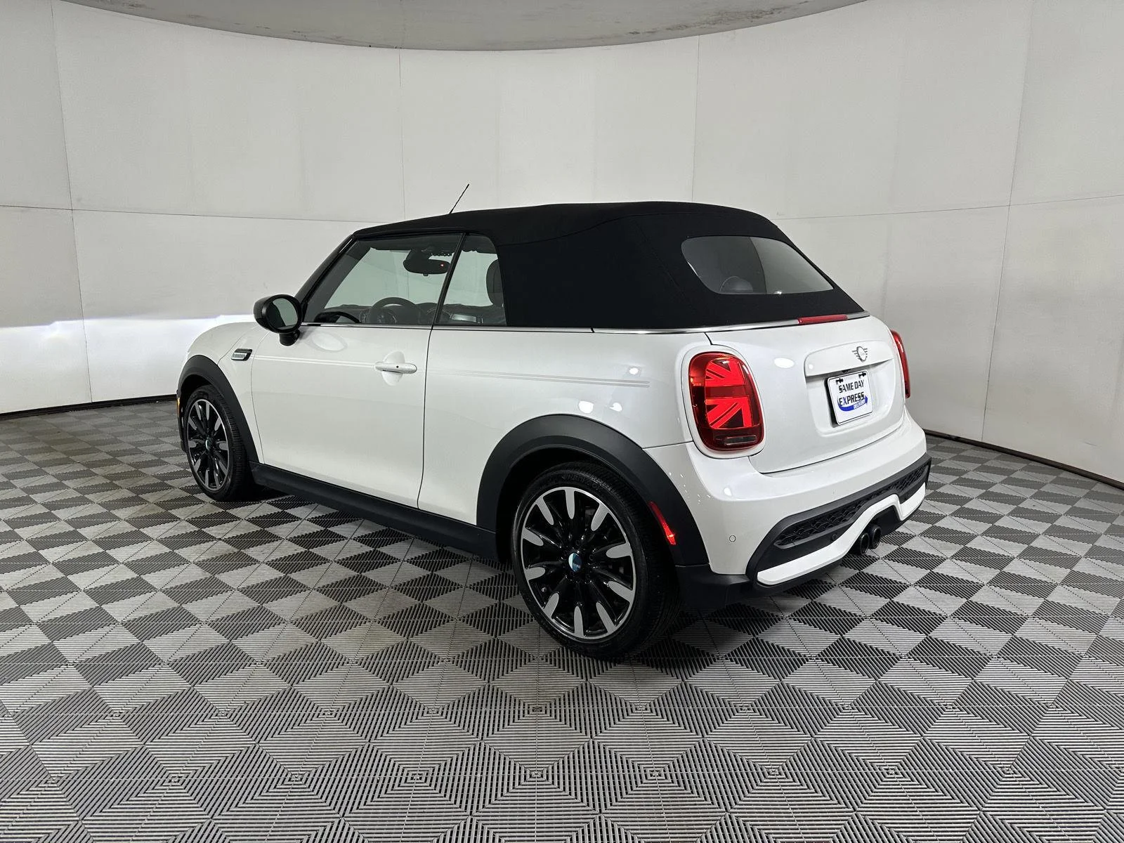 Used 2024 Nanuq White Metallic MINI Cooper S image 20