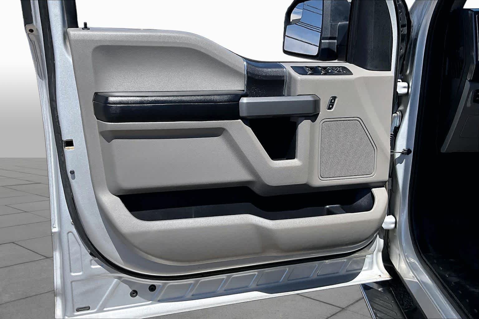Used 2017 Ingot Silver Ford XLT image 21