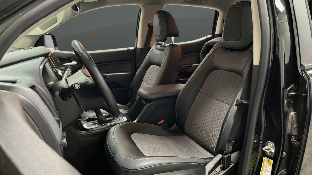 Used 2015 Black Chevrolet Z71 image 9