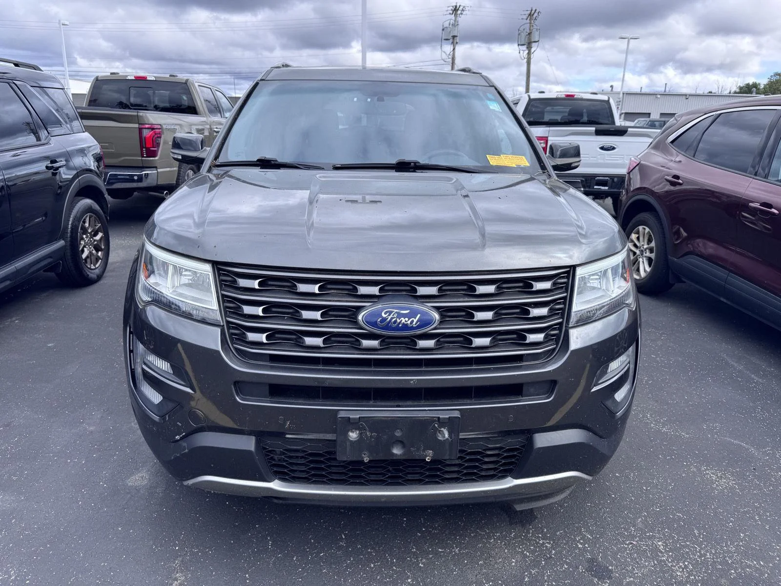 Used 2017 Magnetic Ford XLT image 2