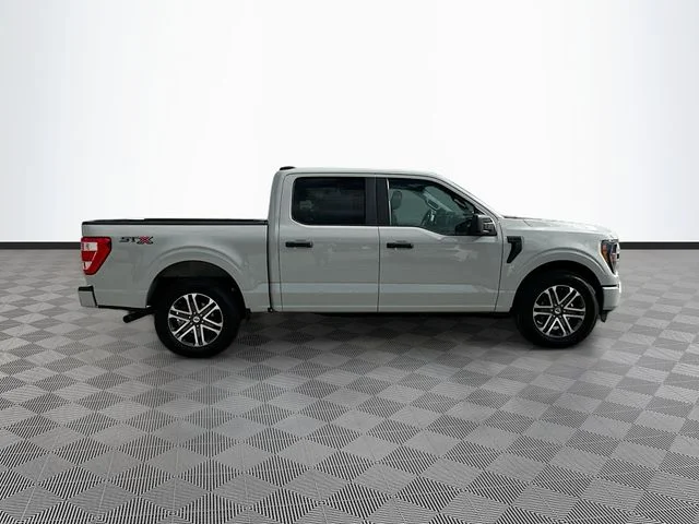 Used 2023 White Ford XL image 4