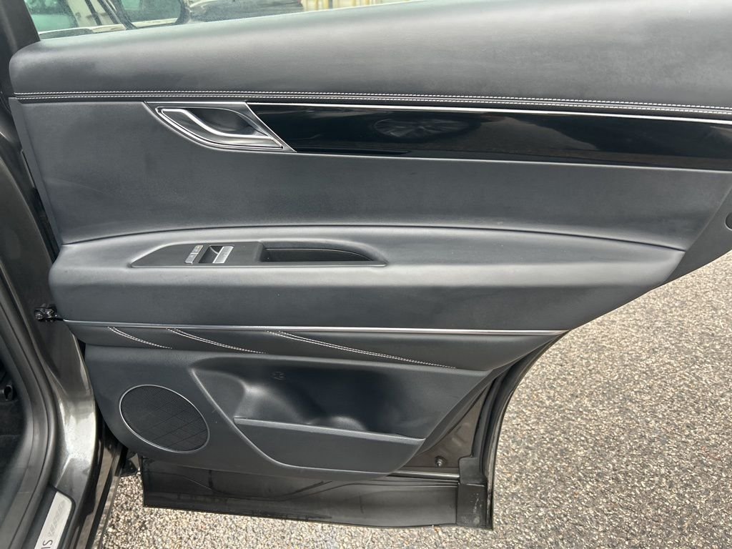 Used 2025 Gray Genesis 2.5T image 23