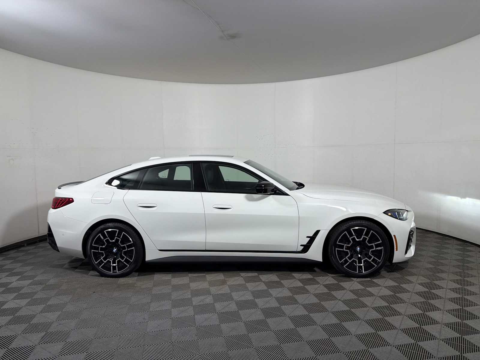 2025 BMW i4 40 - Photo 7
