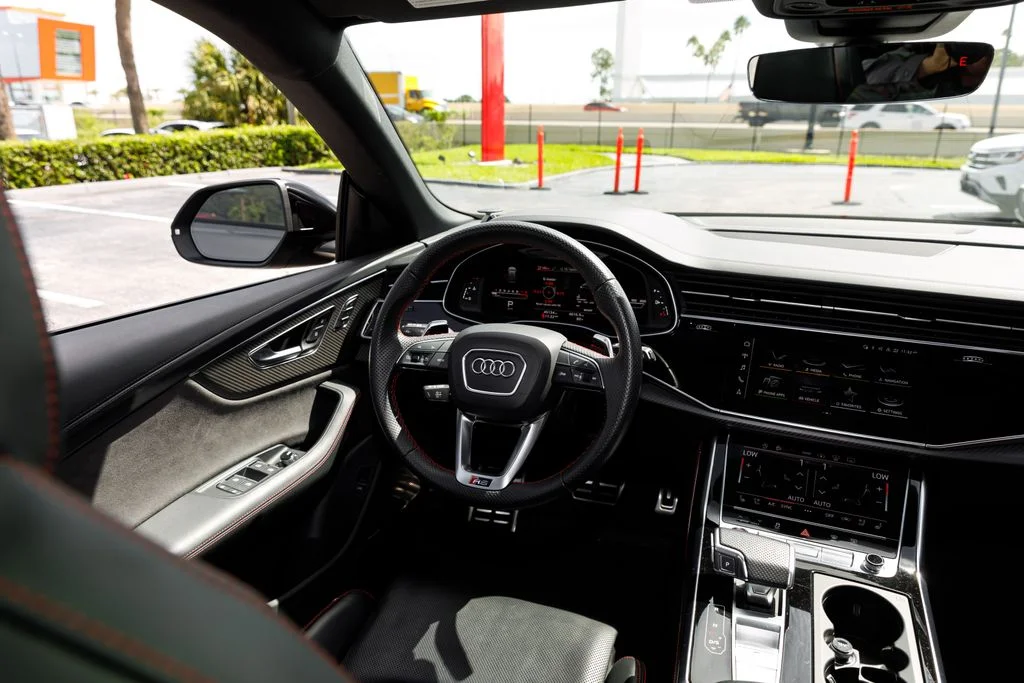 Used 2023  Audi 4.0T image 38