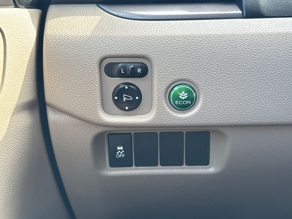 Used 2017  Honda EX-L image 30