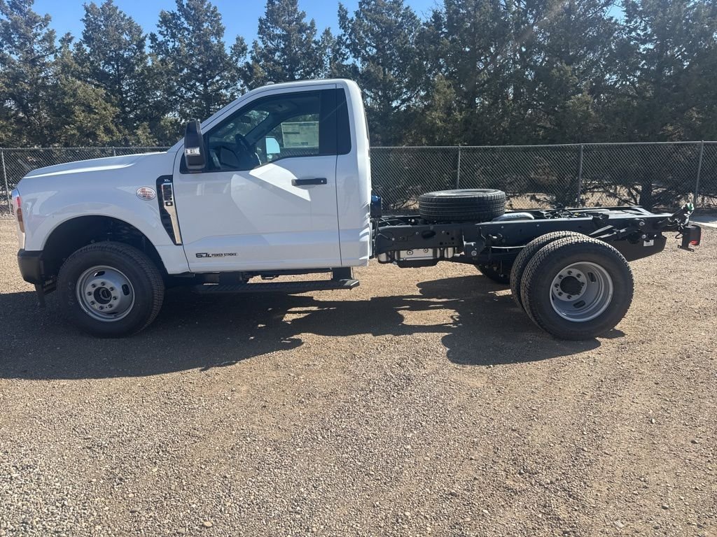 New 2026 Oxford White Ford XL image 3