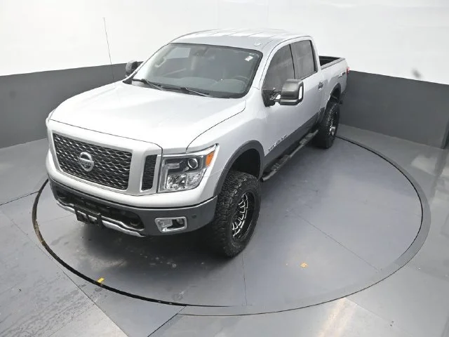 Used 2018 Silver Nissan PRO-4X image 25