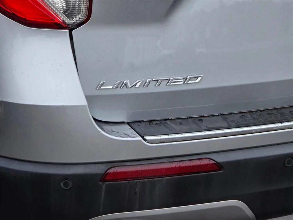 Used 2023 Silver Ford Limited image 15