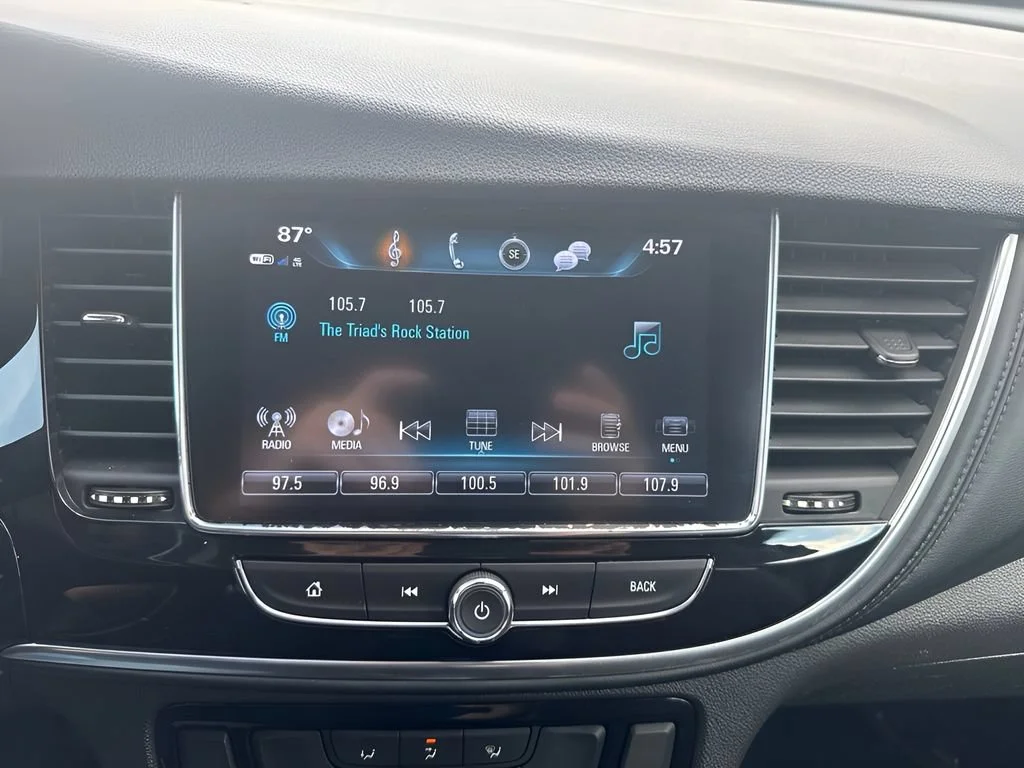 Used 2021 (Includes (MDP) Anthracite lower exterior accent color, Paint code W598F.) Buick Preferred image 18