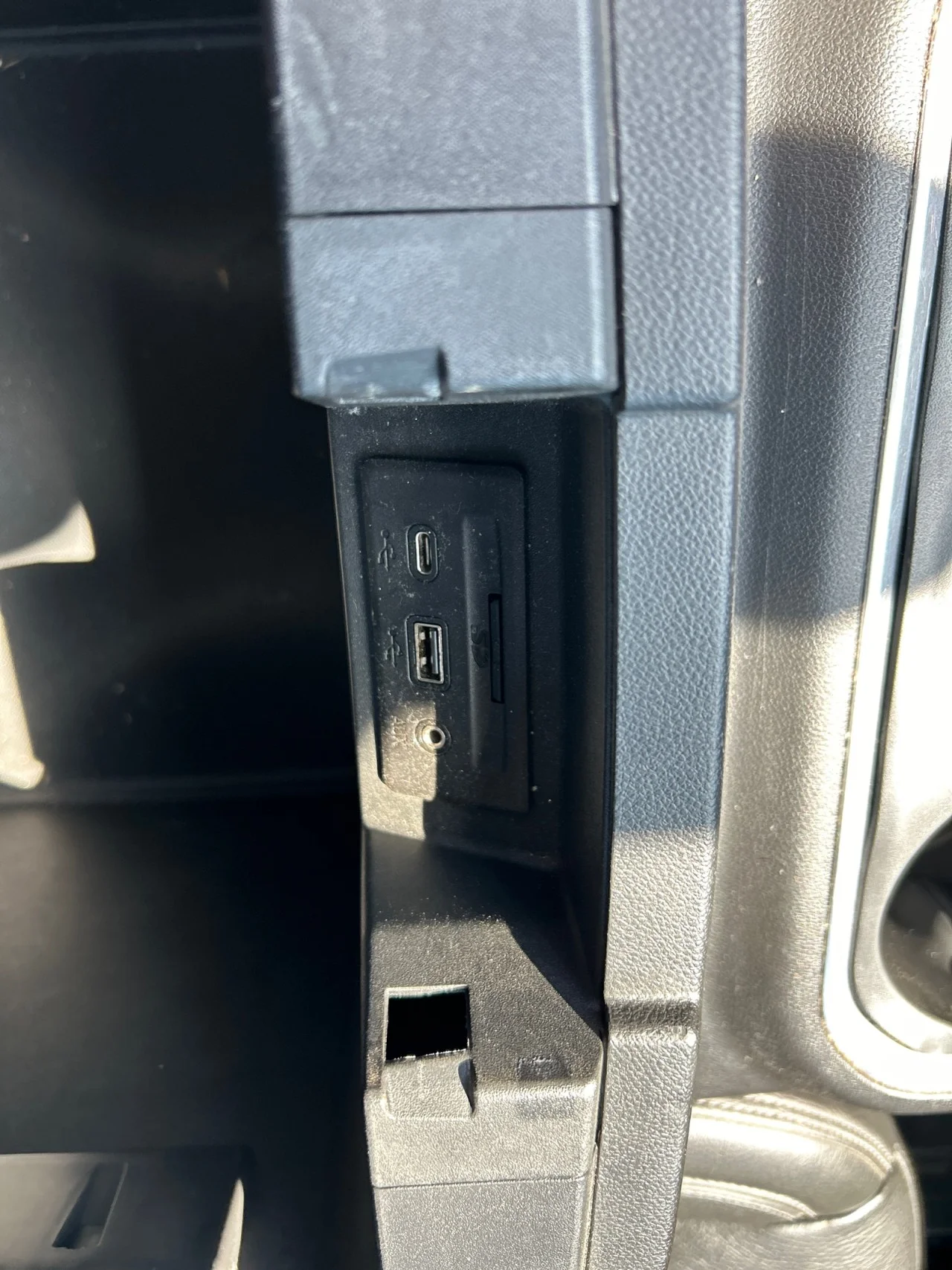 Used 2020 CARBON BLACK METALLIC GMC Denali image 17