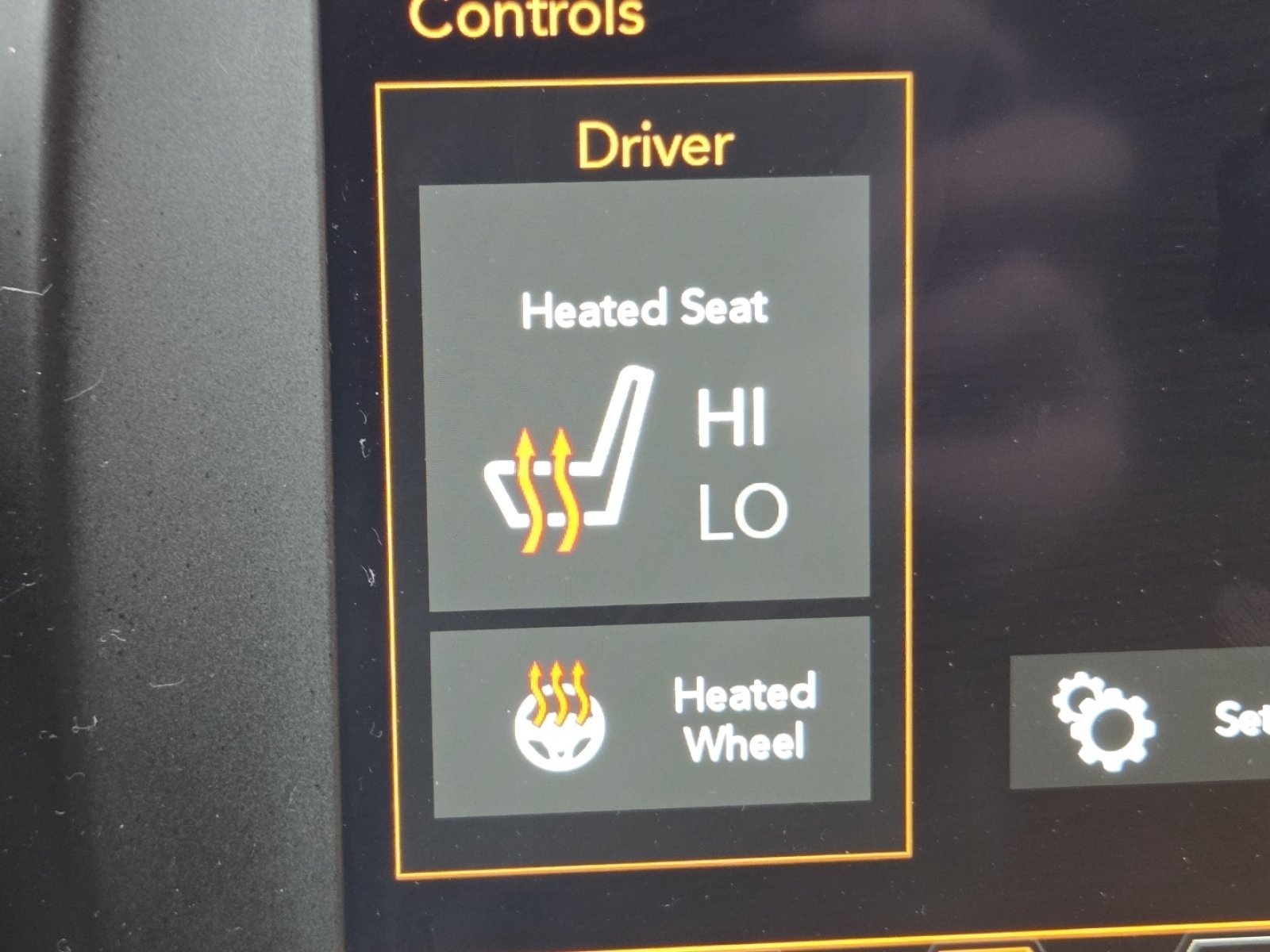 Used 2022 Slate Blue Jeep Altitude image 4