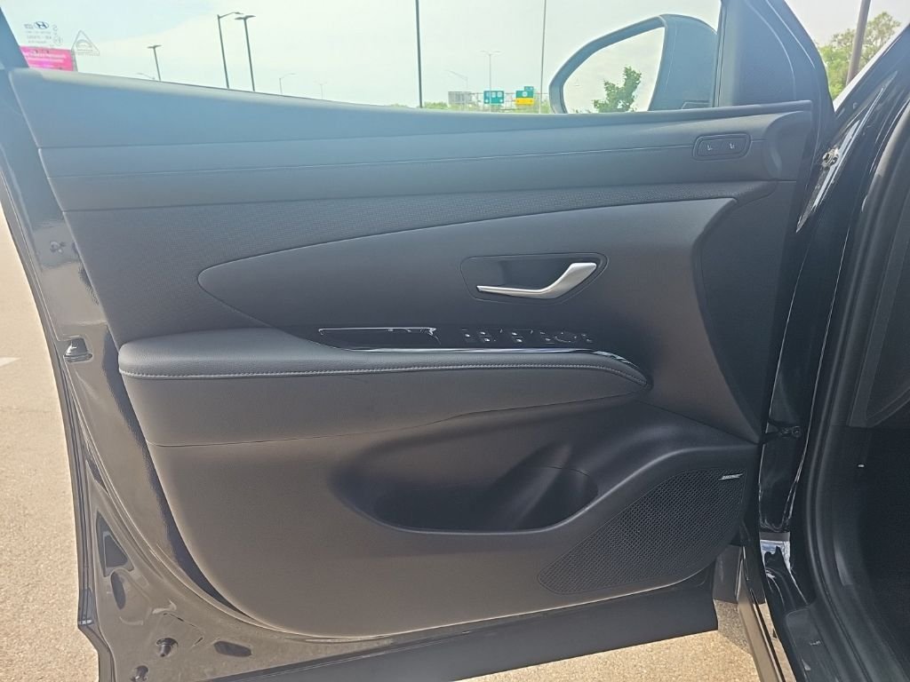 2025 Hyundai Tucson Limited - Photo 10