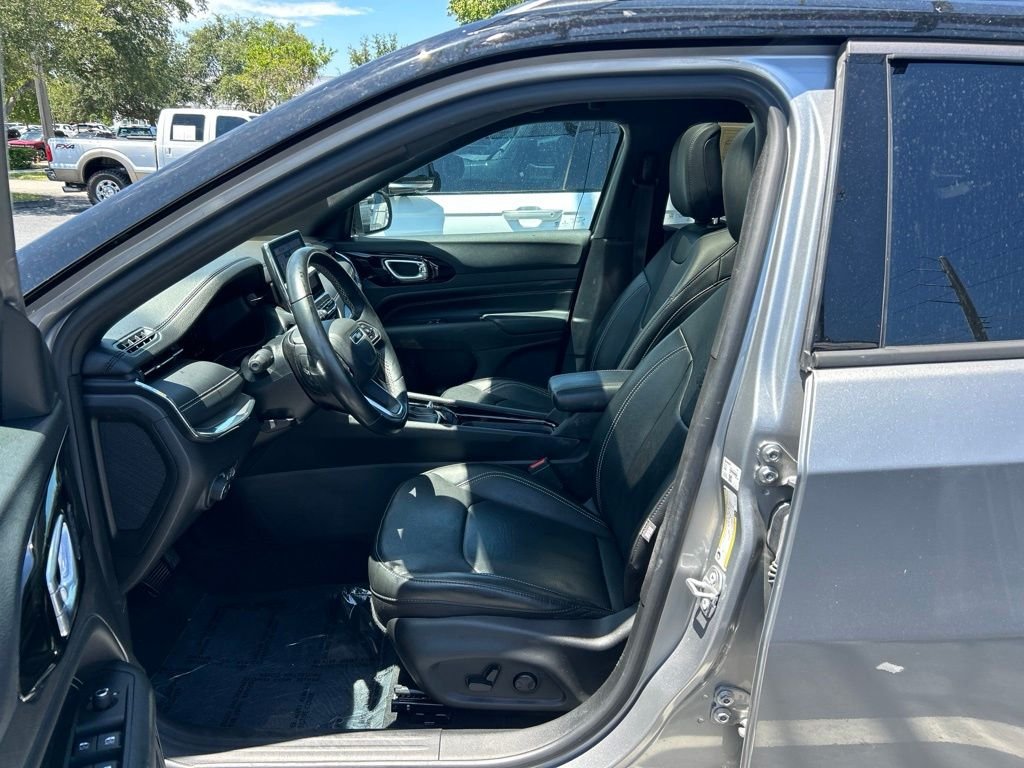 Used 2022 Silver Jeep Limited image 12