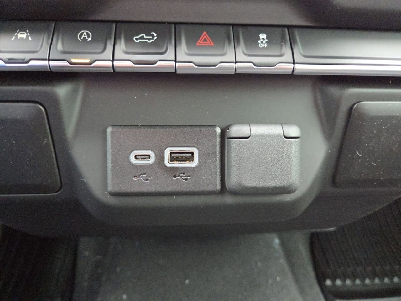 2026 GMC Sierra 1500 Pro - Photo 9