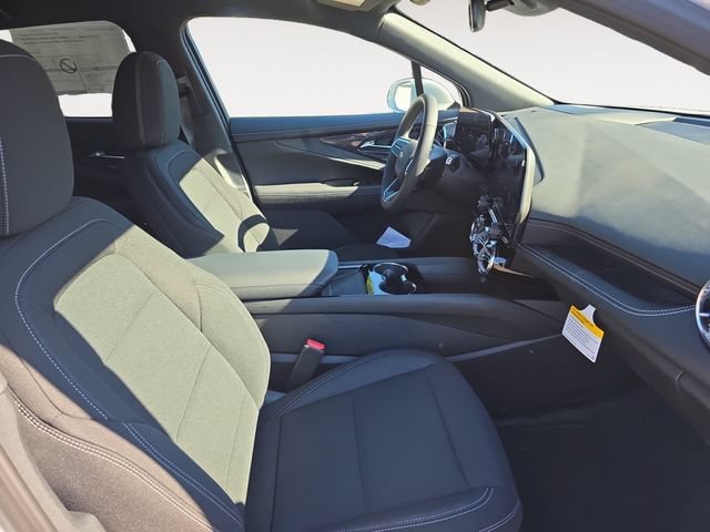 New 2026 Summit White Chevrolet LT image 15