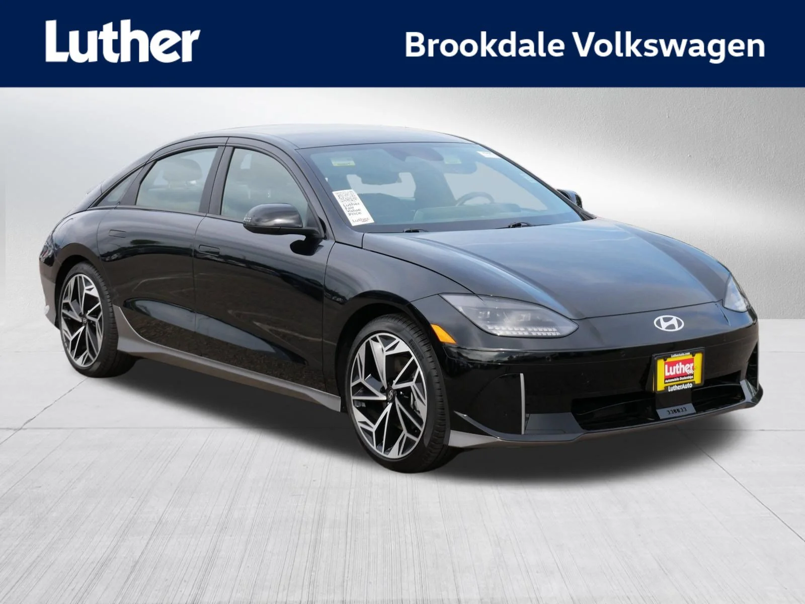 Used 2023 Onyx Black Hyundai SEL image 1
