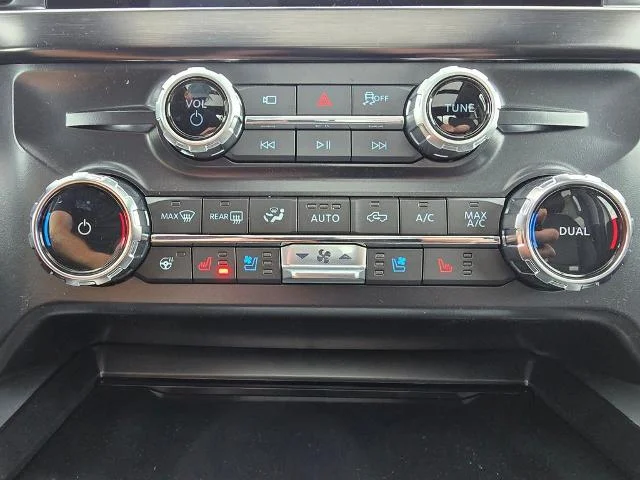 New 2026 Star White Metallic Tri-Coat Ford F-250® Lariat® image 68