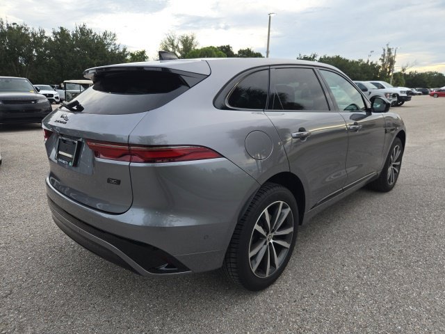 Used 2026 Eiger Grey Metallic Jaguar R-Dynamic S image 5