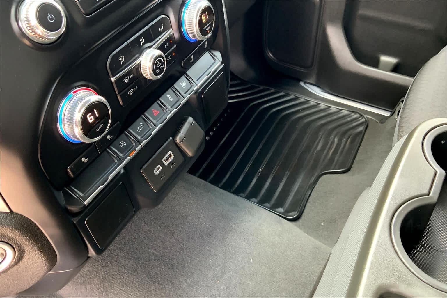 Used 2019 Pacific Blue Metallic GMC SLE image 17