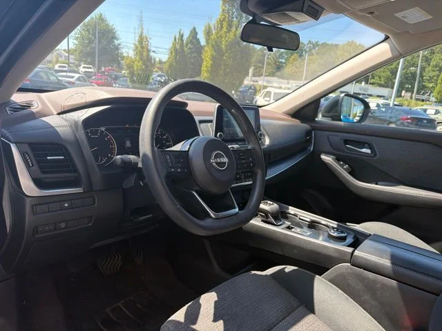 Used 2023 Super Black Nissan SV image 9