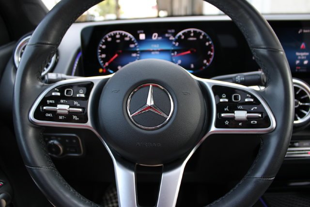 Used 2022 Black Mercedes-Benz GLB 250 image 13