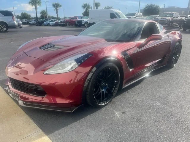 Used 2018 Red Chevrolet Z06 image 3
