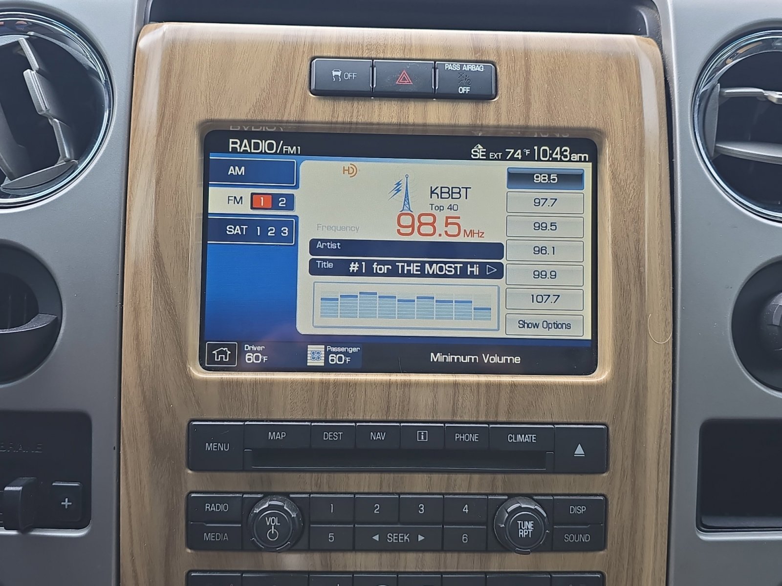 Used 2011 Tuxedo Black Metallic Ford Lariat image 17