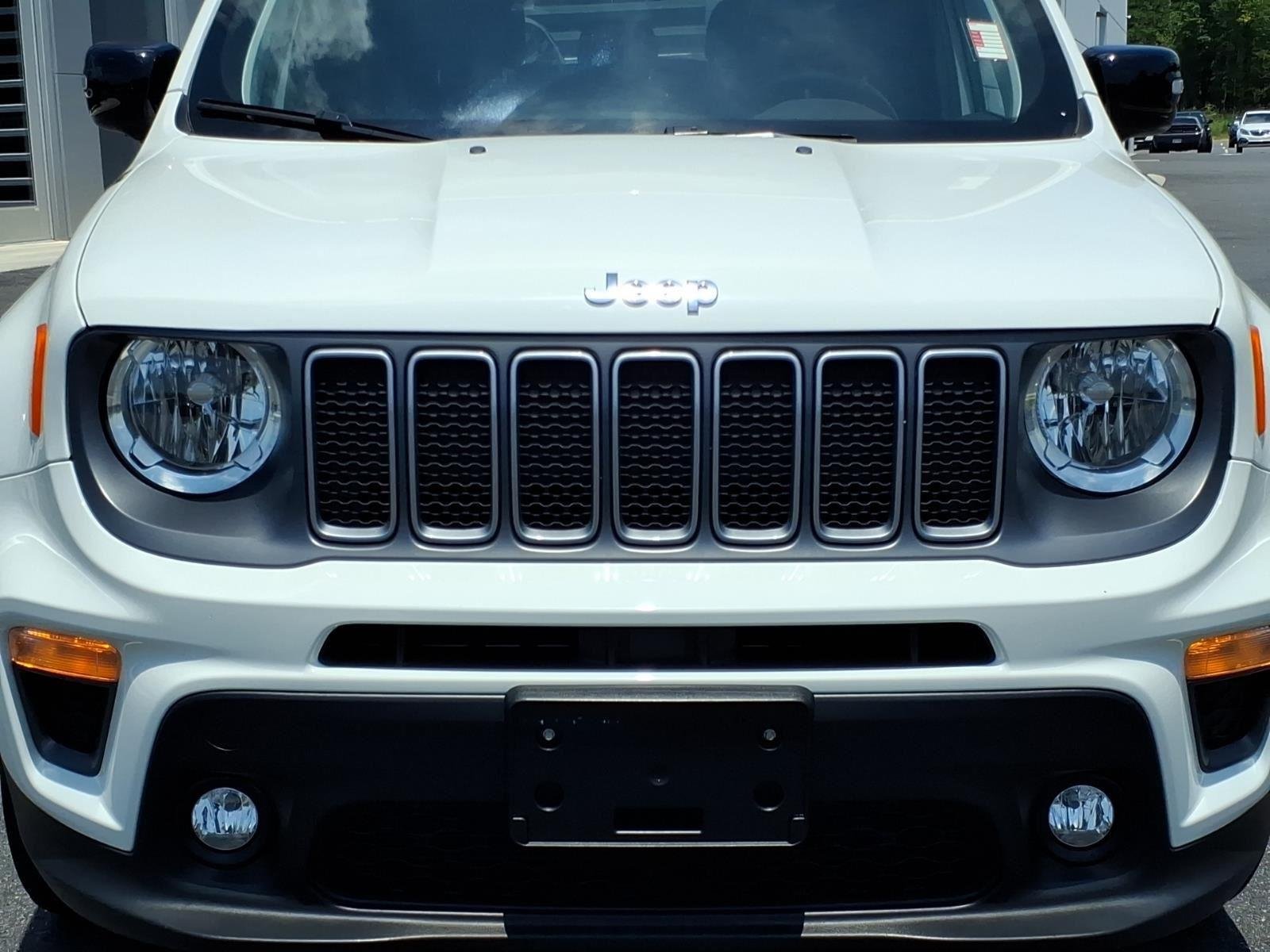 Used 2022 Alpine White Clearcoat Jeep Limited image 16