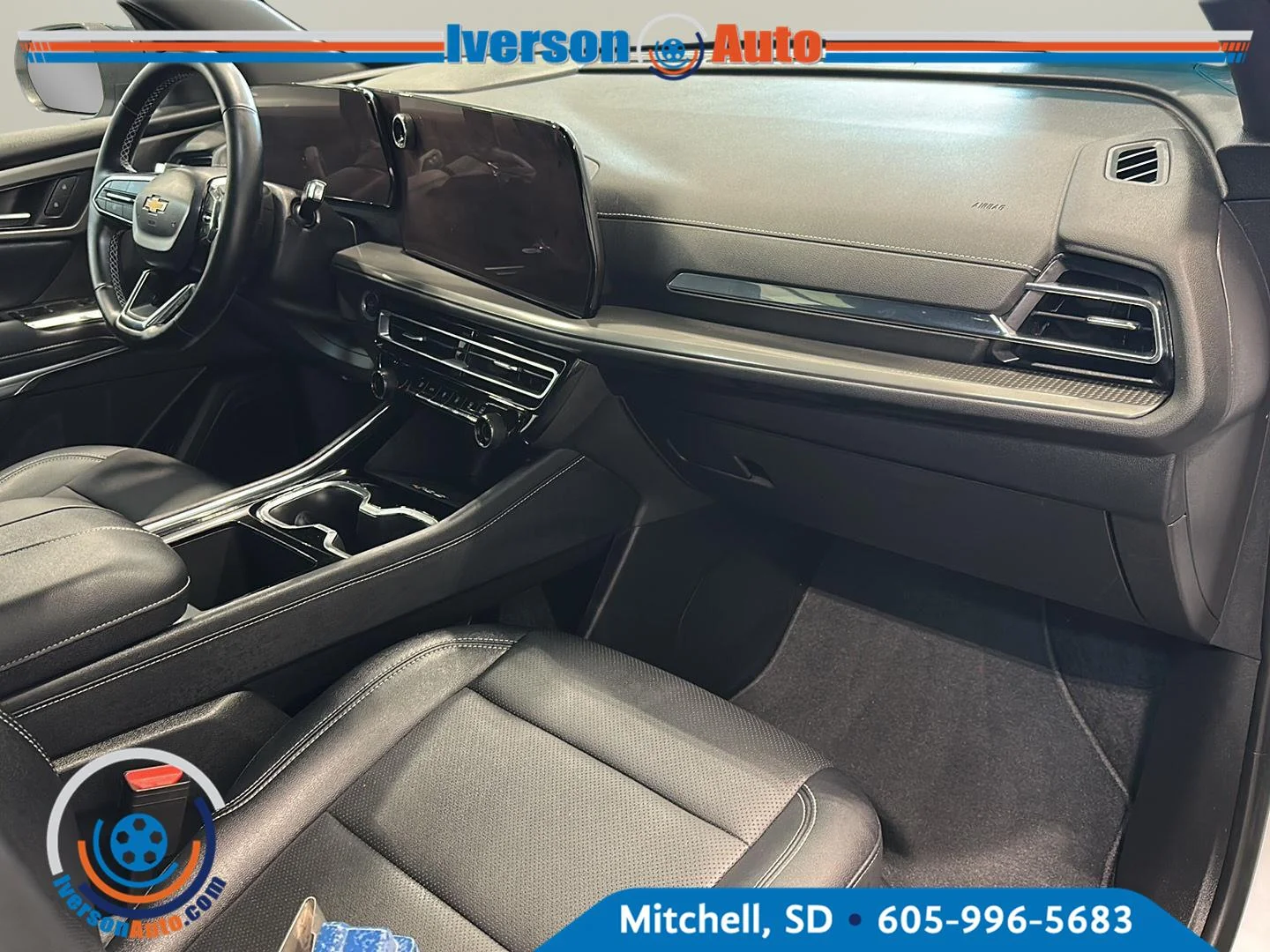 Used 2026 Summit White CHEVROLET AWD 4DR LT W/2LT image 30