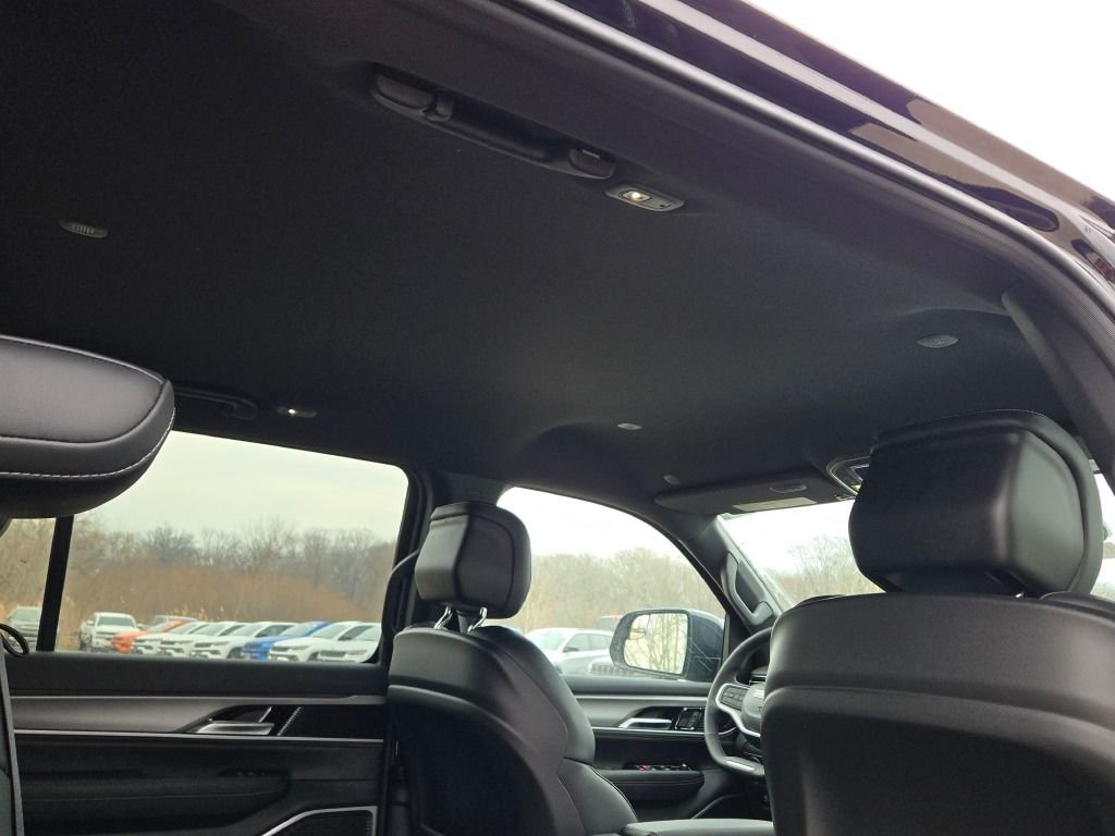 New 2026 High Gloss Black Jeep Limited Altitude image 13