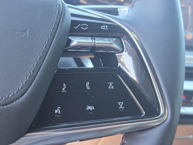 2025 Cadillac LYRIQ Luxury 3 - Photo 22