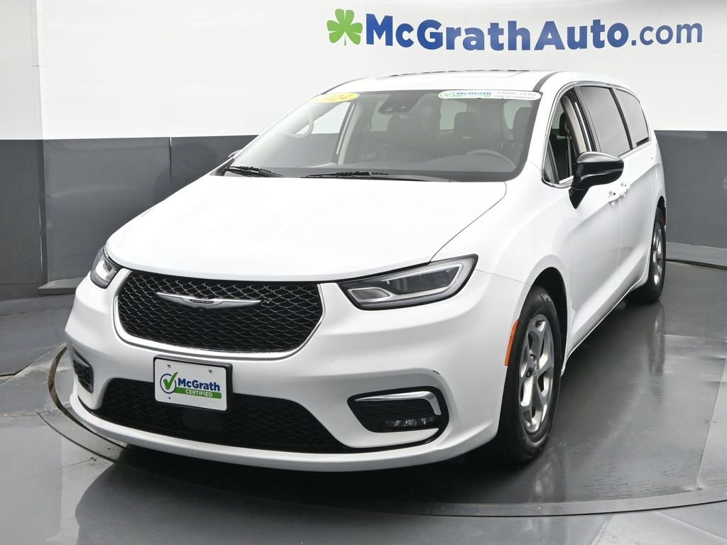 Used 2024 White Chrysler Limited image 21