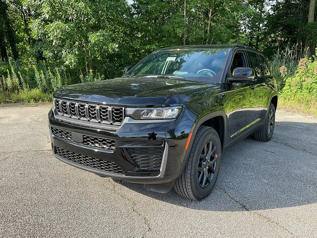 New 2027 High Gloss Black Jeep Laredo Altitude image 3