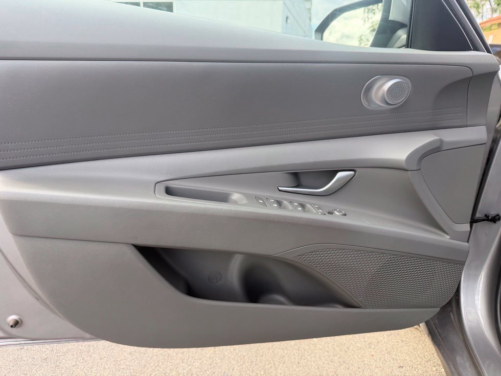 Used 2026 Silver Hyundai Blue image 19