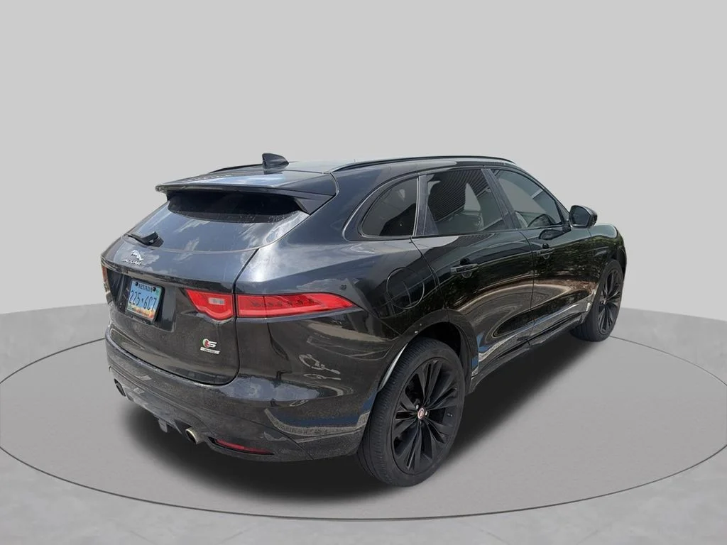 Used 2017  Jaguar S image 8