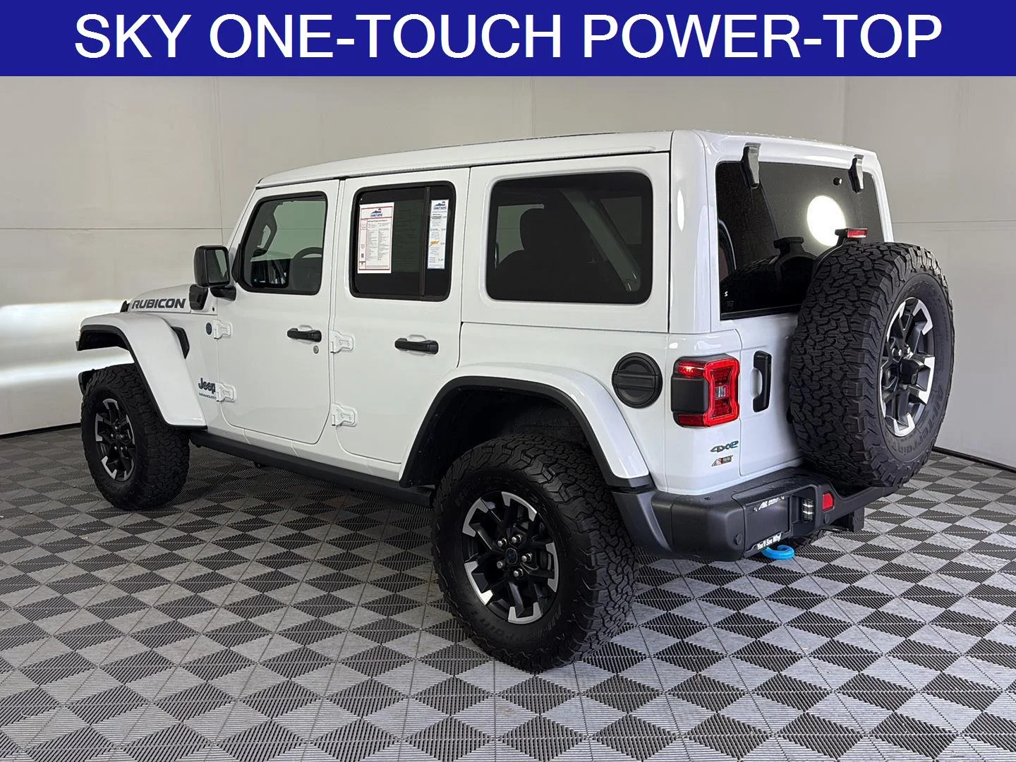 Used 2025 Bright White Clearcoat Jeep Rubicon X image 7